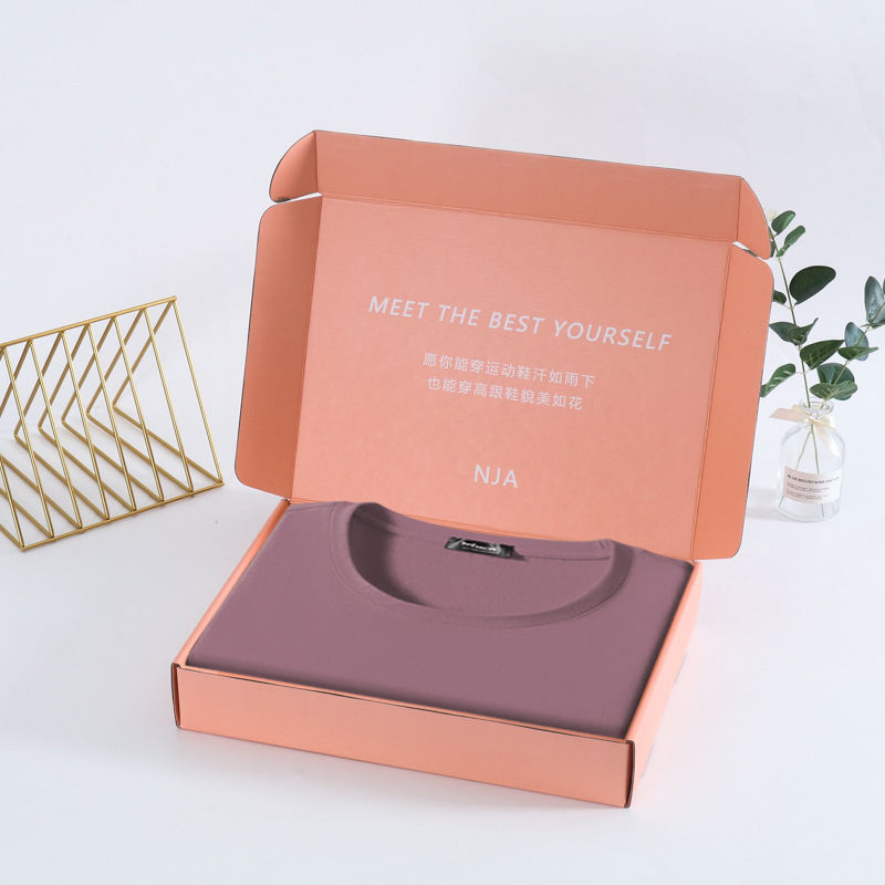 Custom Luxury Apparel Boxes