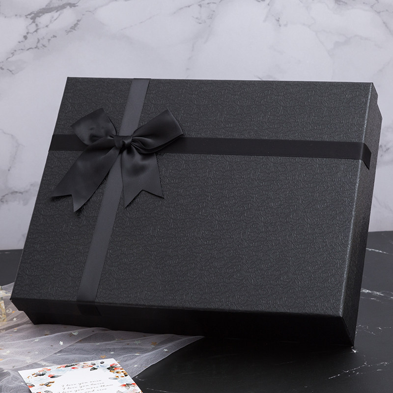 Custom Luxury Apparel Boxes