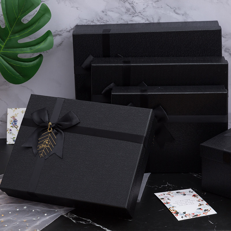 Custom Luxury Apparel Boxes