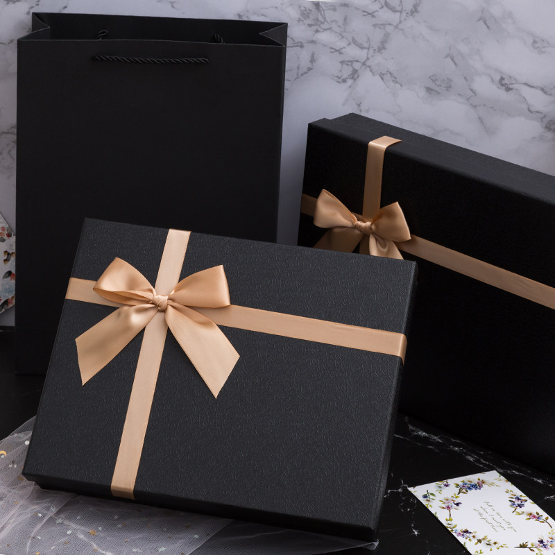 Custom Luxury Apparel Boxes